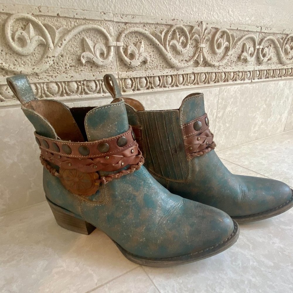 Corral Circle G Teal & Tan Western Cowgirl Booties